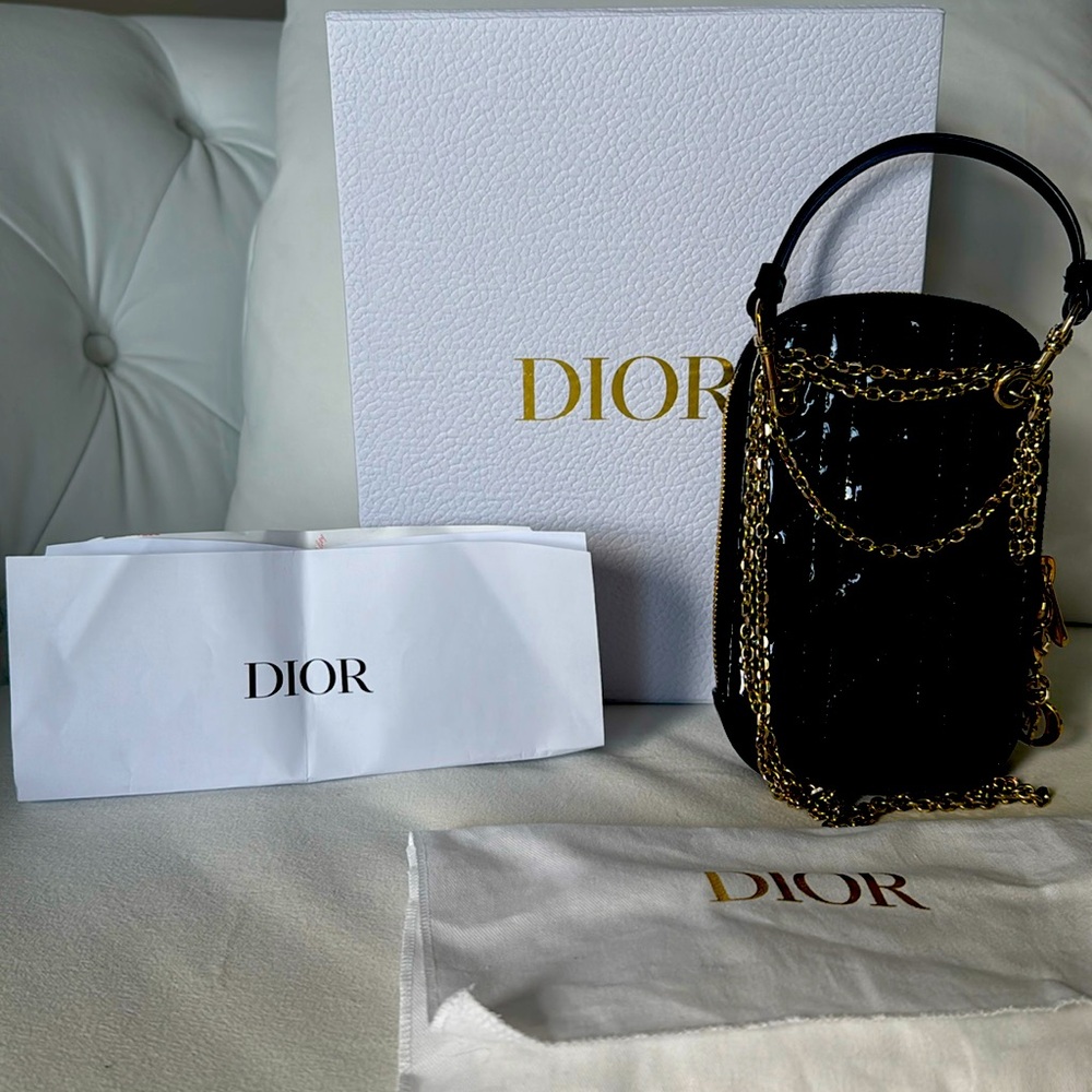 Lady Dior Call'in Dior Phone Holder
Black Patent Cannage Calfskin
